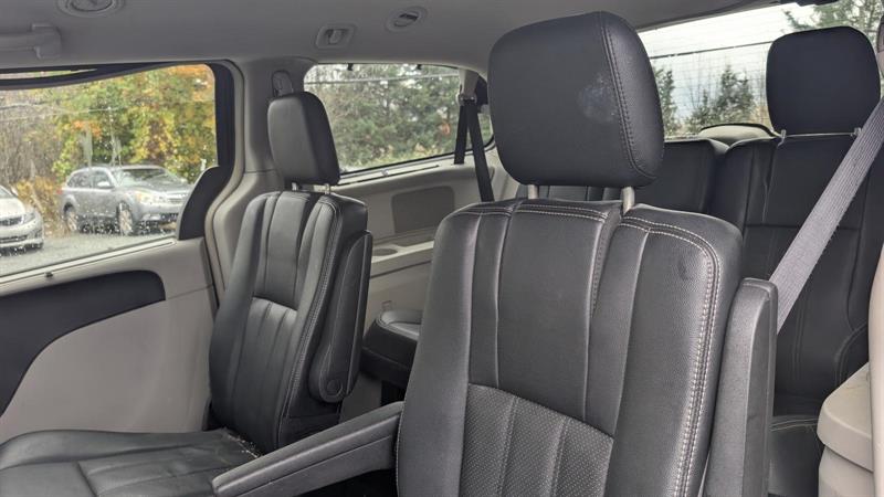 chrysler Town & Country 2016 - 10