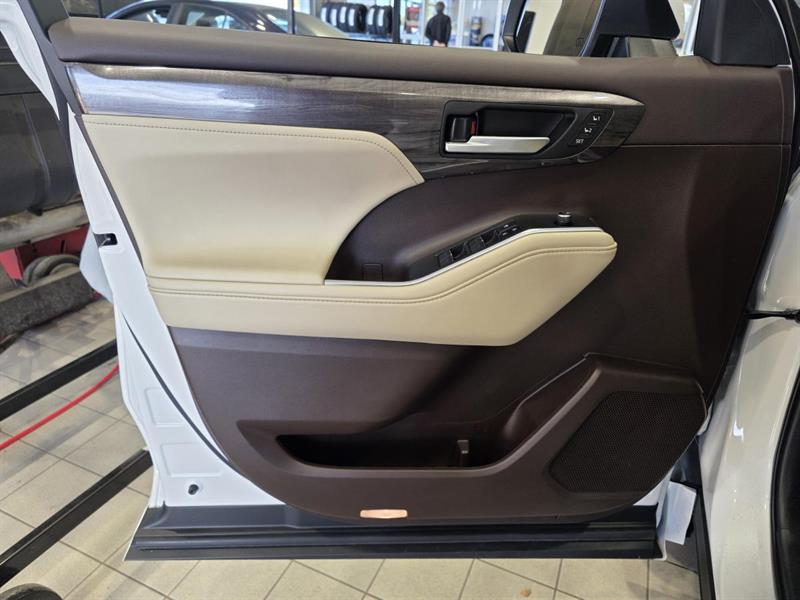 toyota Highlander Hybrid 2021 - 15