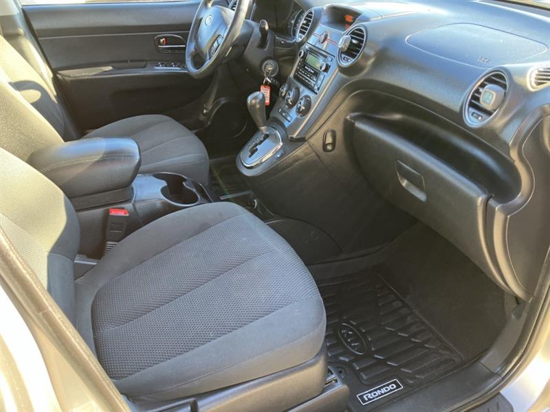 kia Rondo 2012 - 4