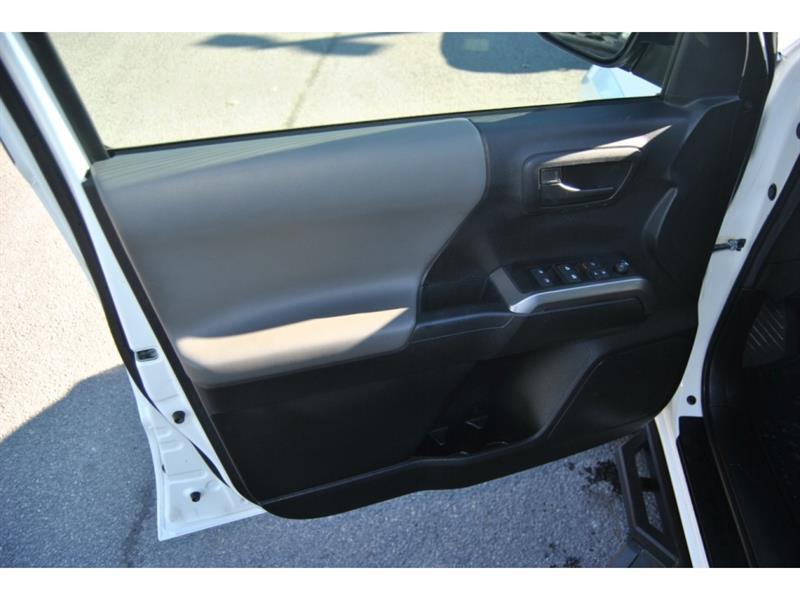 toyota Tacoma 2023 - 11