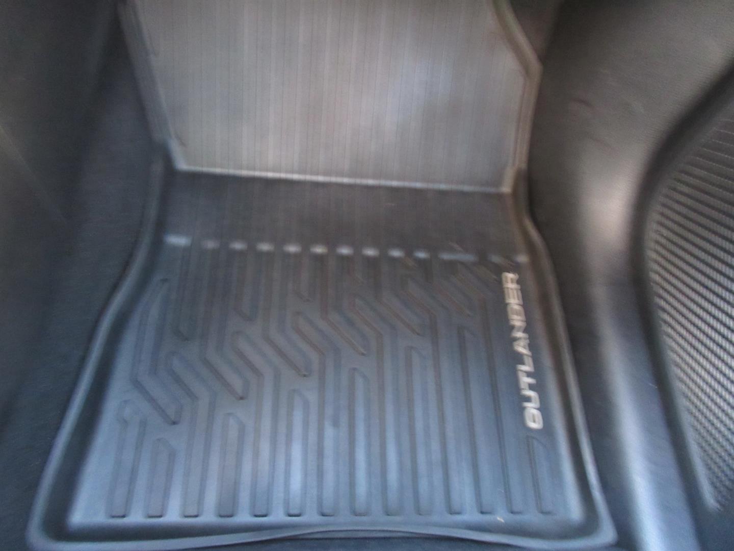 mitsubishi Outlander 2022 - 27