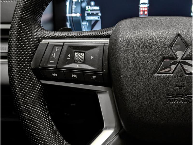 mitsubishi Outlander 2023 - 16