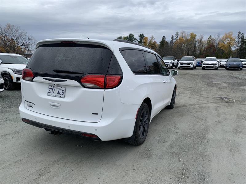 chrysler Pacifica 2020 - 4