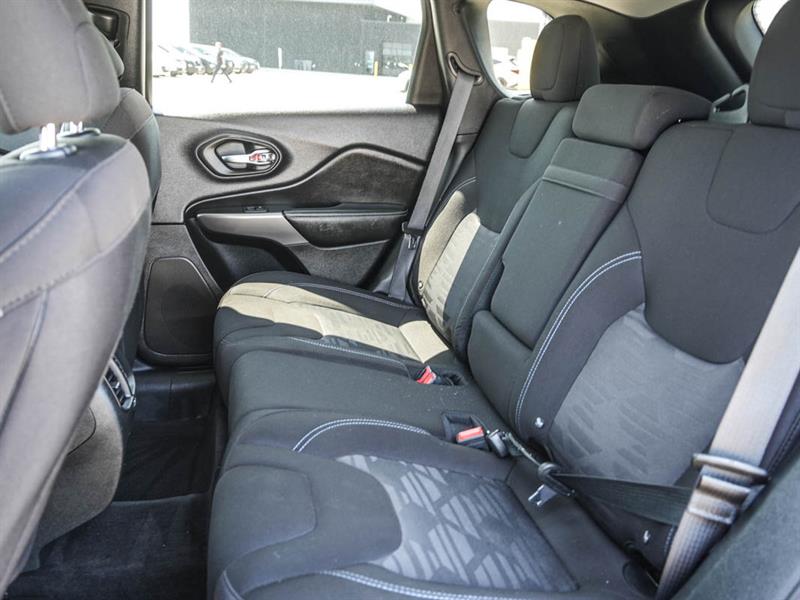 jeep Cherokee 2019 - 16