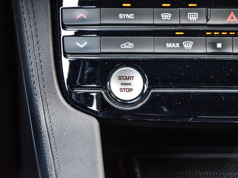 jaguar F-PACE 2020 - 24