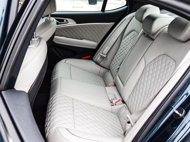 genesis G70 2023 - 16