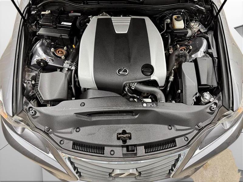 lexus IS 300 2016 - 9