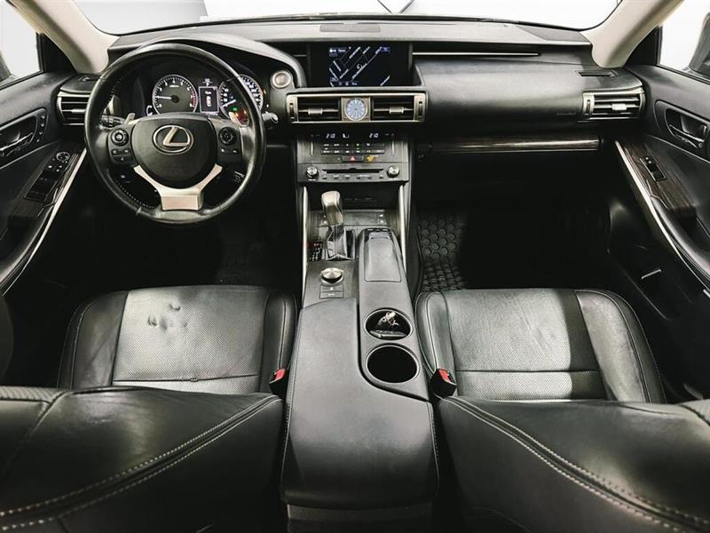 lexus IS 300 2016 - 10