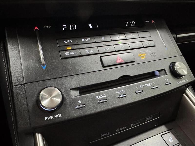 lexus IS 300 2016 - 18