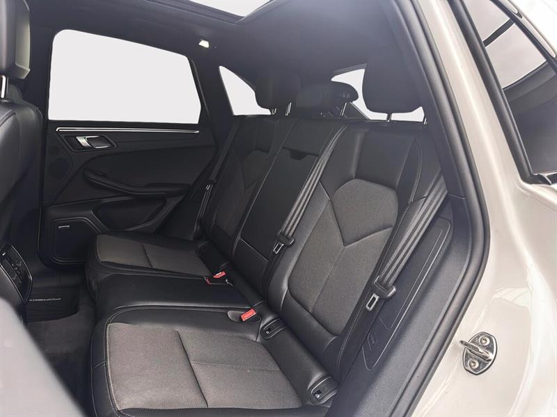 porsche Macan 2024 - 25