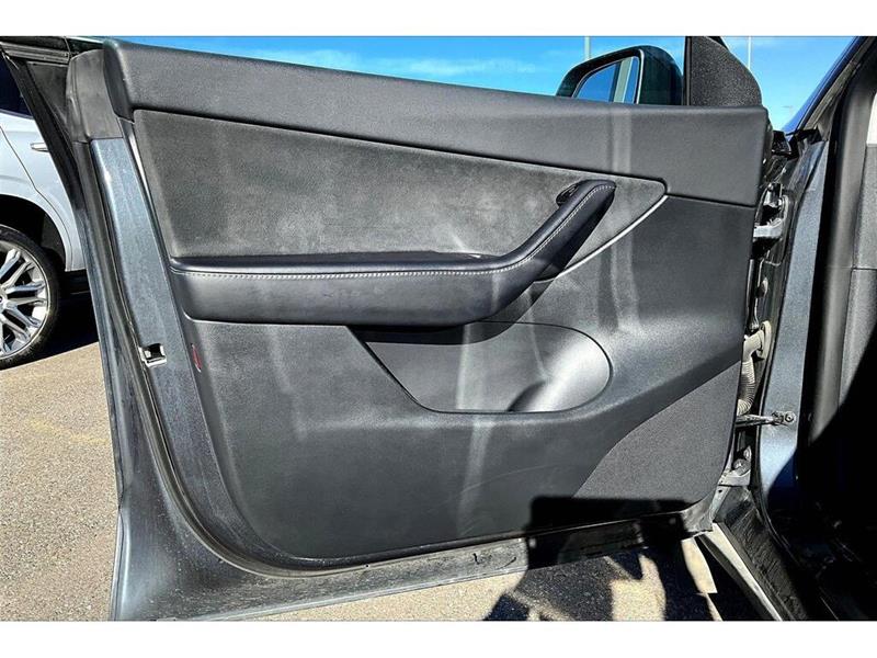 tesla Model Y 2022 - 17