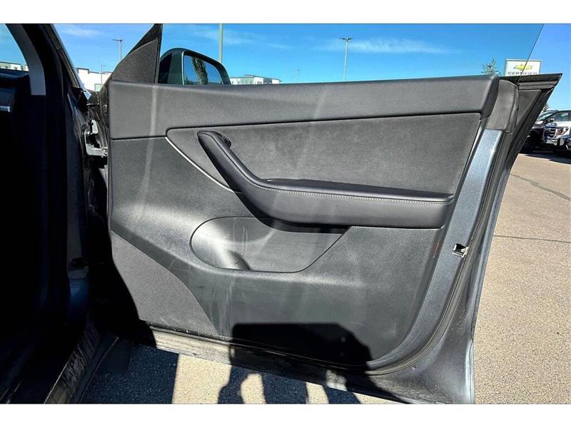 tesla Model Y 2022 - 18