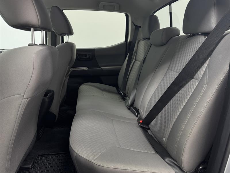 toyota Tacoma 2022 - 28