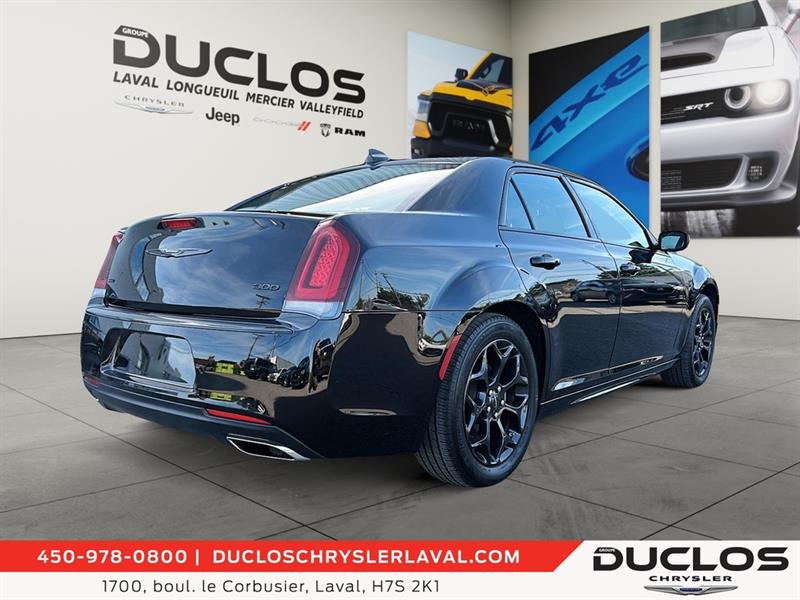 chrysler 300 2023 - 8