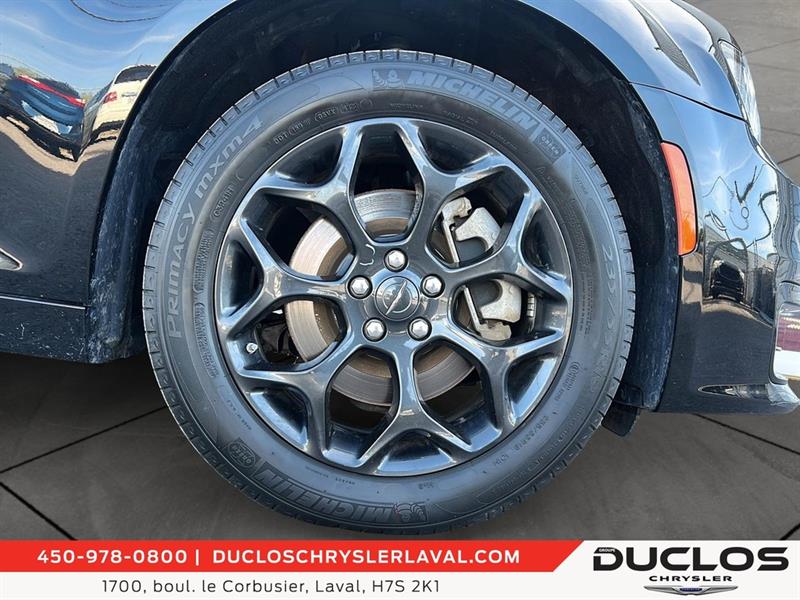 chrysler 300 2023 - 10