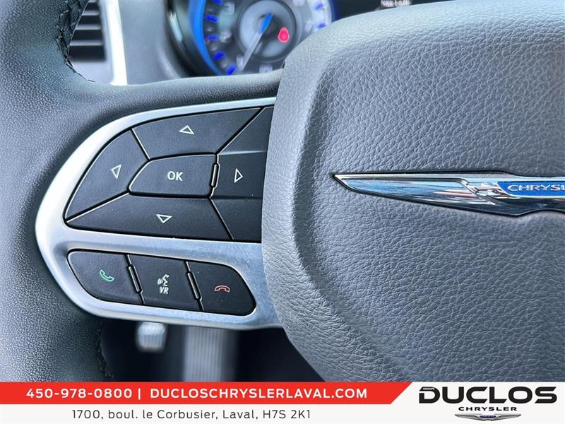 chrysler 300 2023 - 18