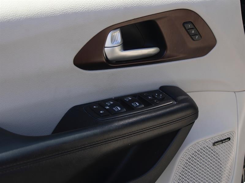 chrysler Pacifica 2017 - 6