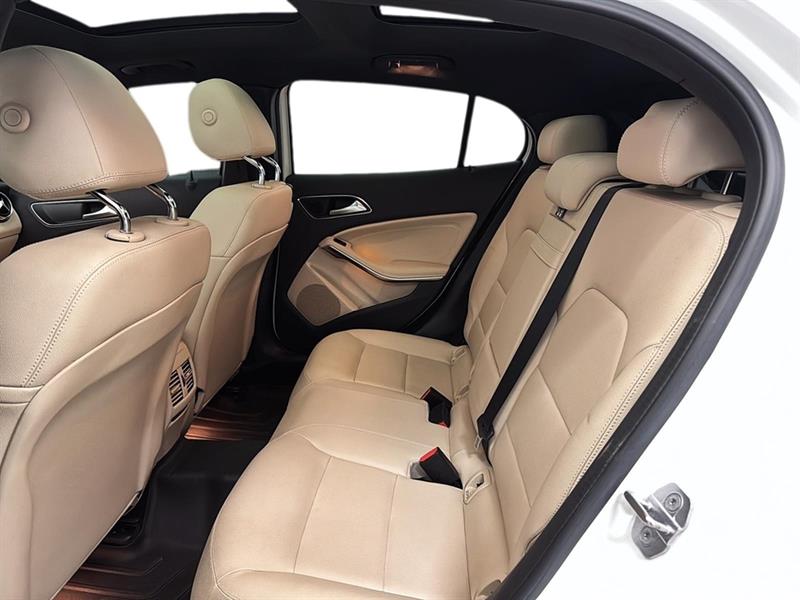 mercedes-benz GLA 2018 - 15