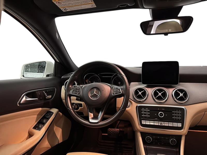 mercedes-benz GLA 2018 - 17