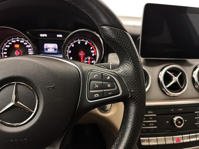 mercedes-benz GLA 2018 - 25