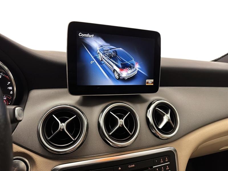 mercedes-benz GLA 2018 - 31