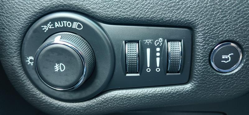 jeep Cherokee 2023 - 13