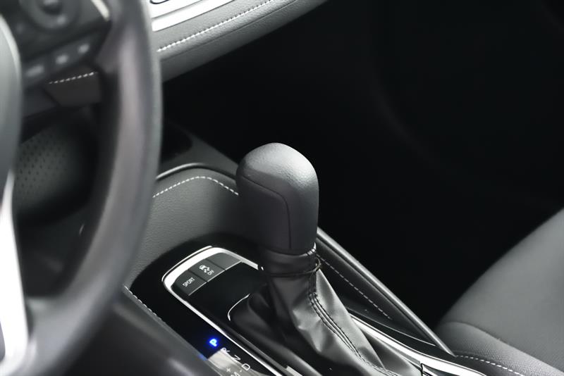 toyota Corolla Hatchback 2022 - 12