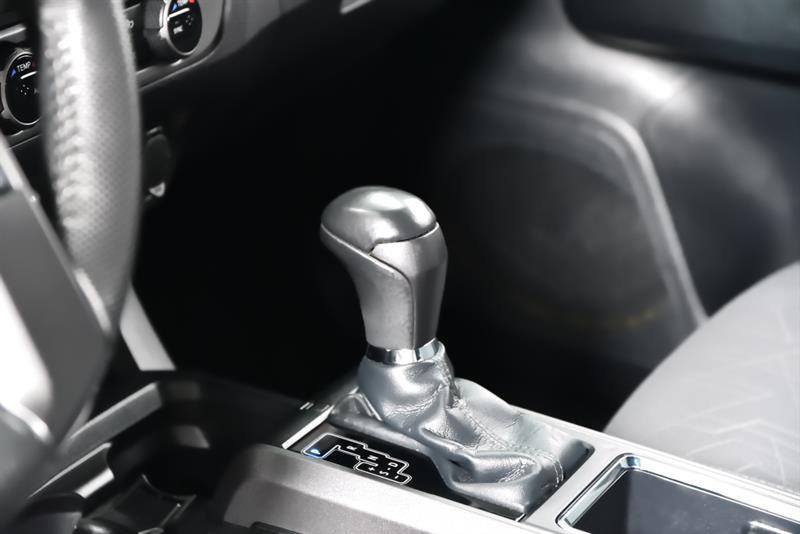 toyota Tacoma 2018 - 11