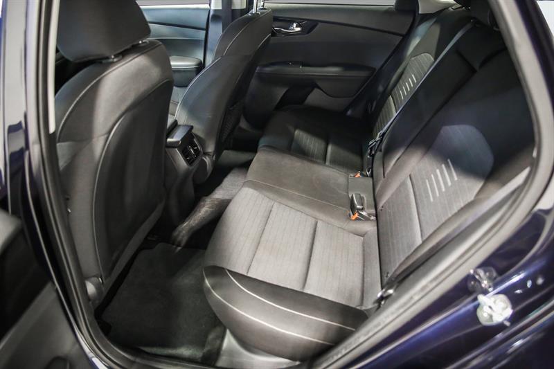 kia Forte5 2021 - 24