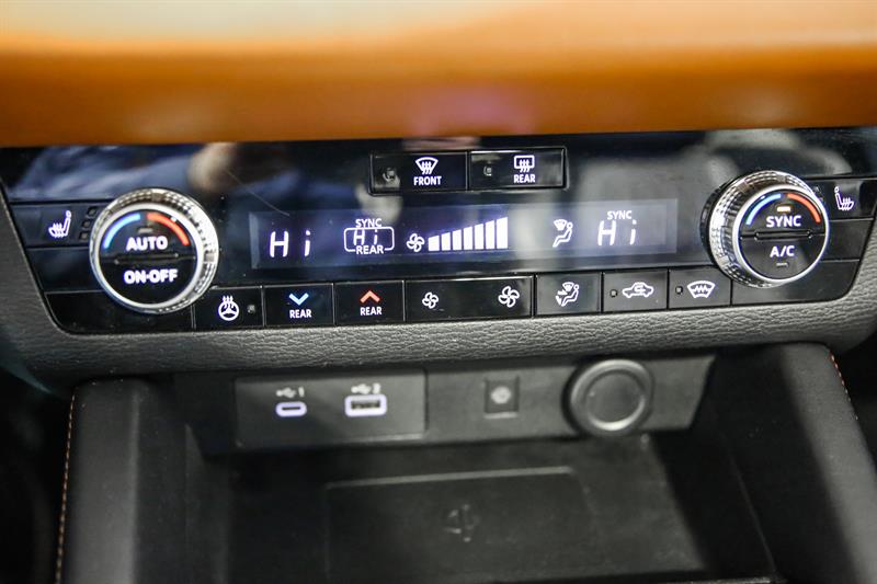 mitsubishi Outlander 2022 - 25