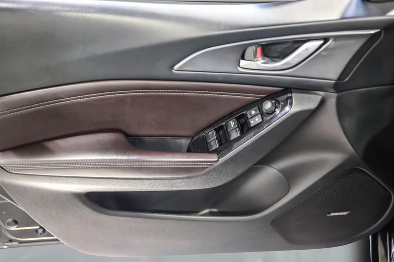 mazda Mazda3 2018 - 13