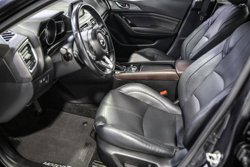 mazda Mazda3 2018 - 15