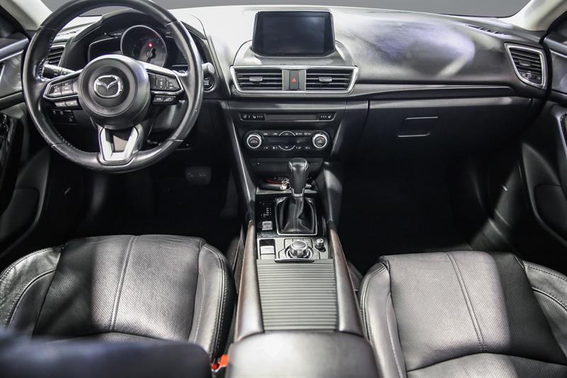 mazda Mazda3 2018 - 25