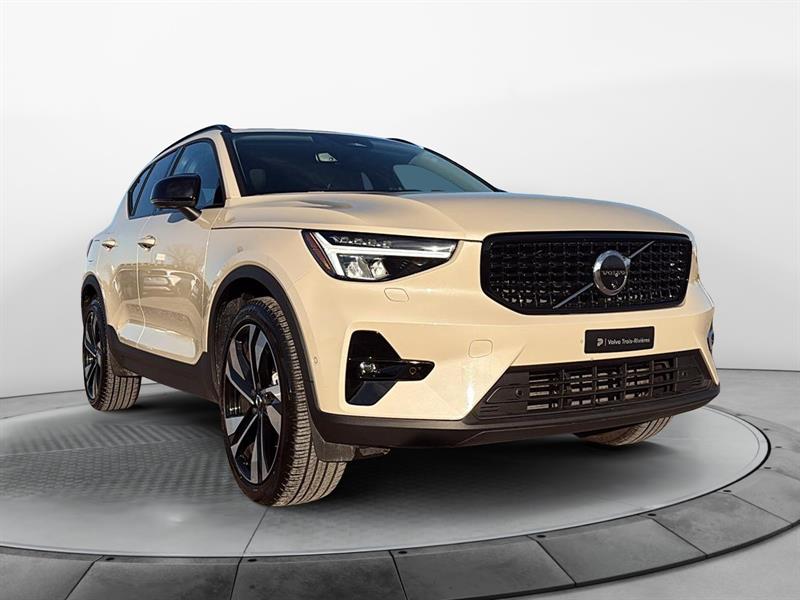 volvo XC40 2025