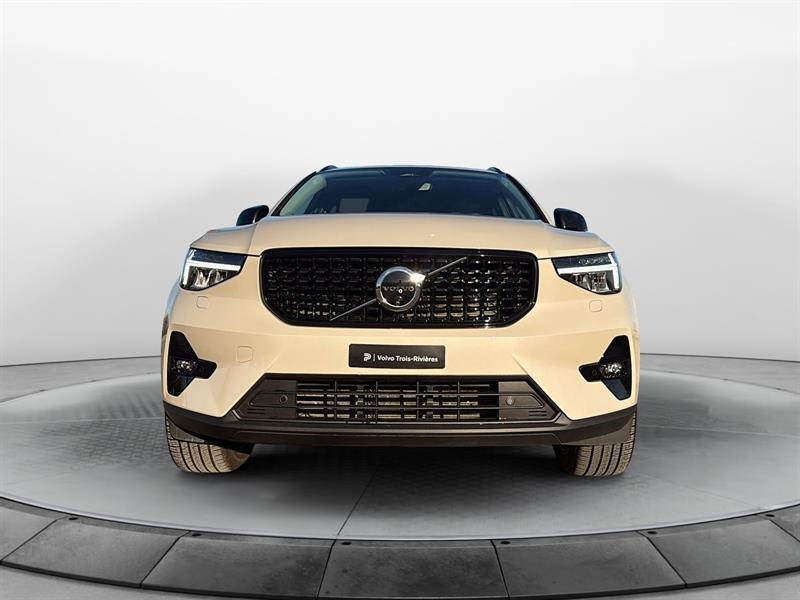 volvo XC40 2025 - 2