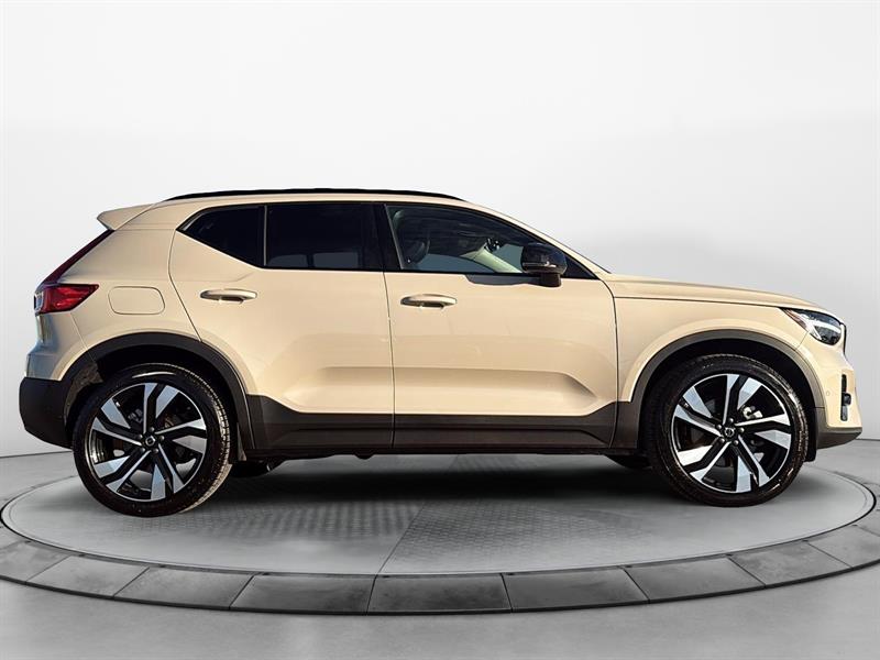 volvo XC40 2025 - 4