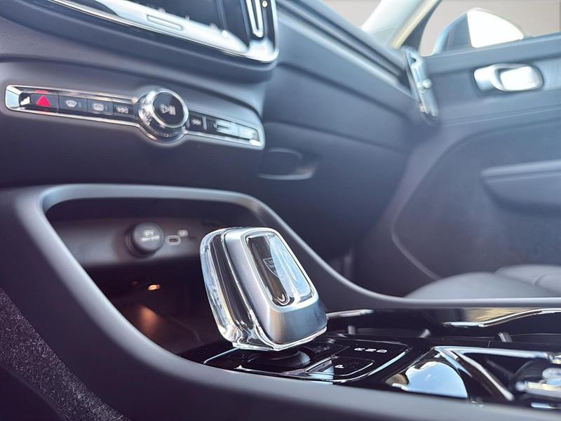 volvo XC40 2025 - 13