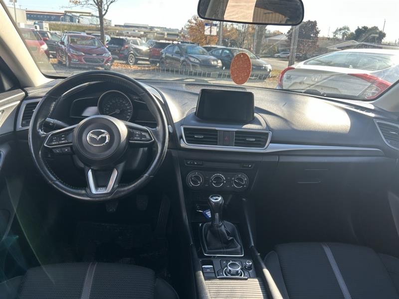 mazda Mazda3 2017 - 11