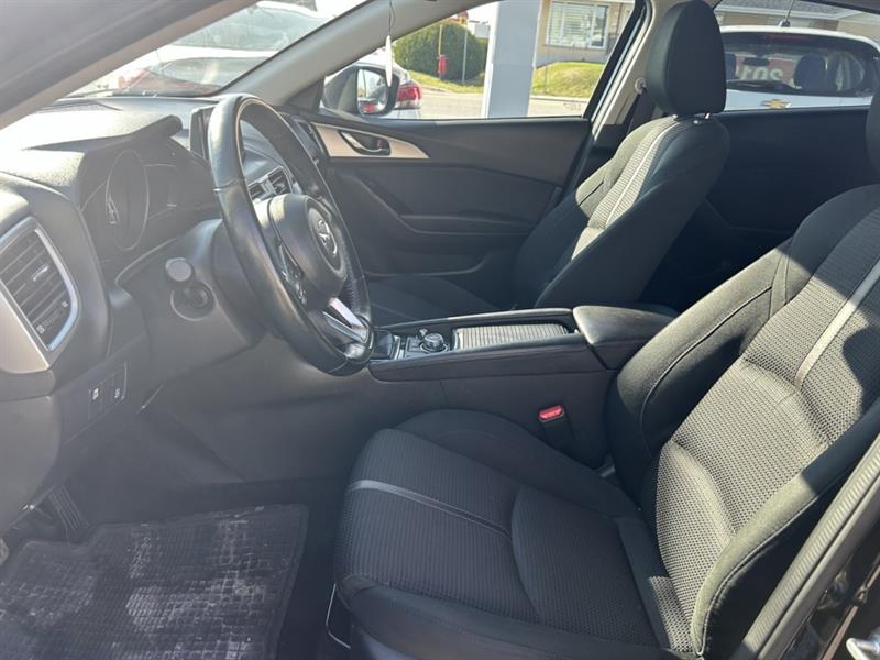 mazda Mazda3 2017 - 12