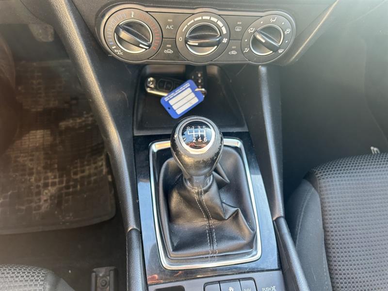 mazda Mazda3 2017 - 13