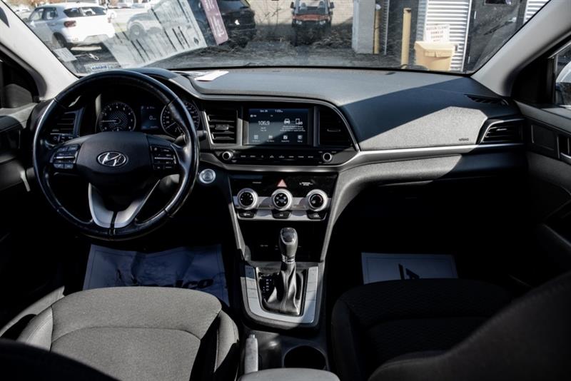 hyundai Elantra 2020 - 18