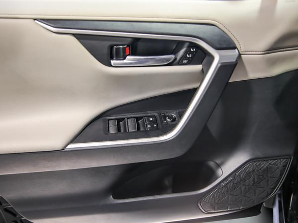 toyota RAV4 2019 - 13