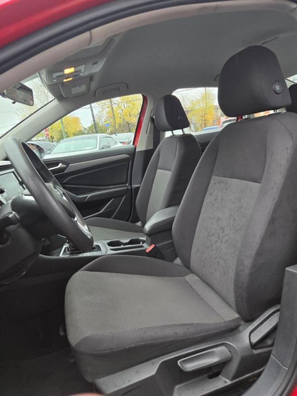 volkswagen Jetta 2019 - 16