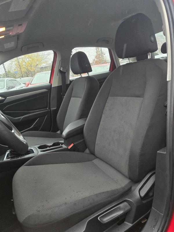 volkswagen Jetta 2019 - 16