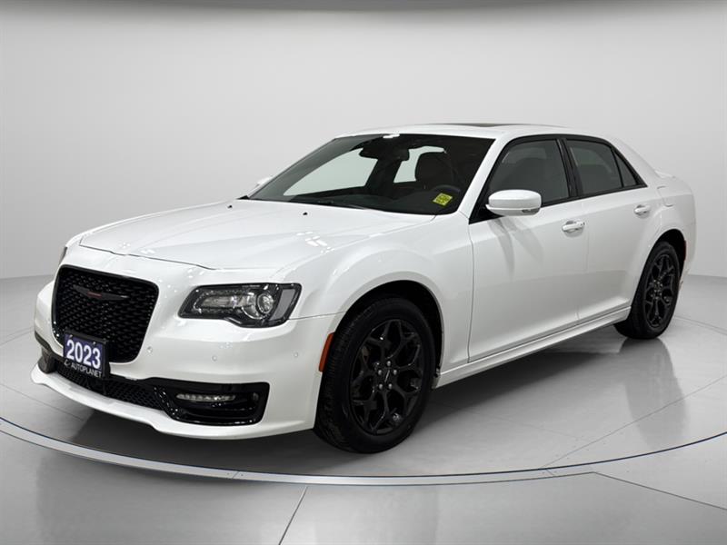 chrysler 300S 2023 - 28