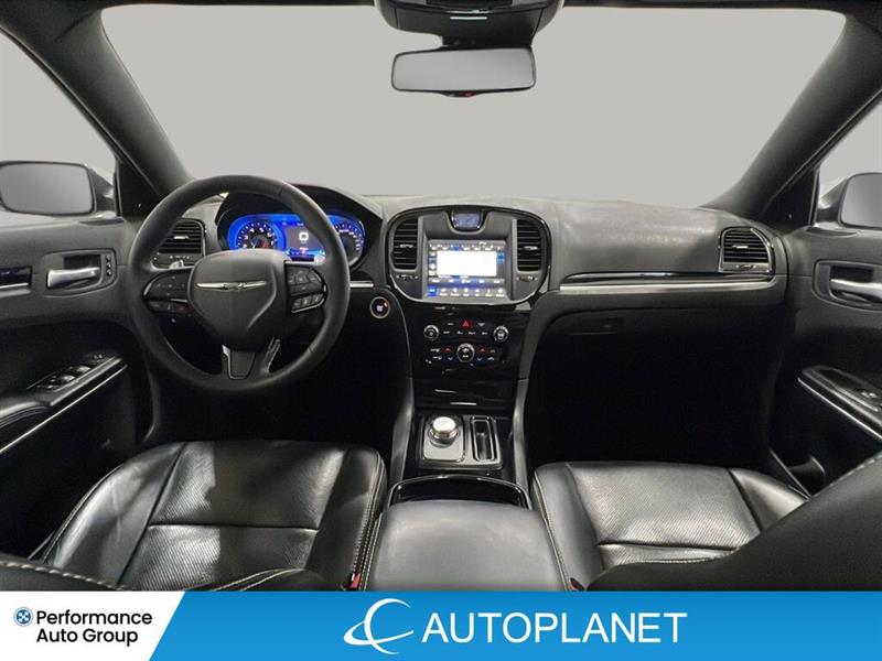 chrysler 300 2023 - 16