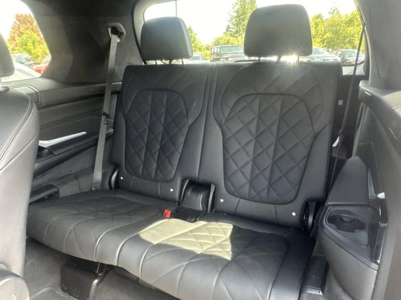 bmw X7 2024 - 25