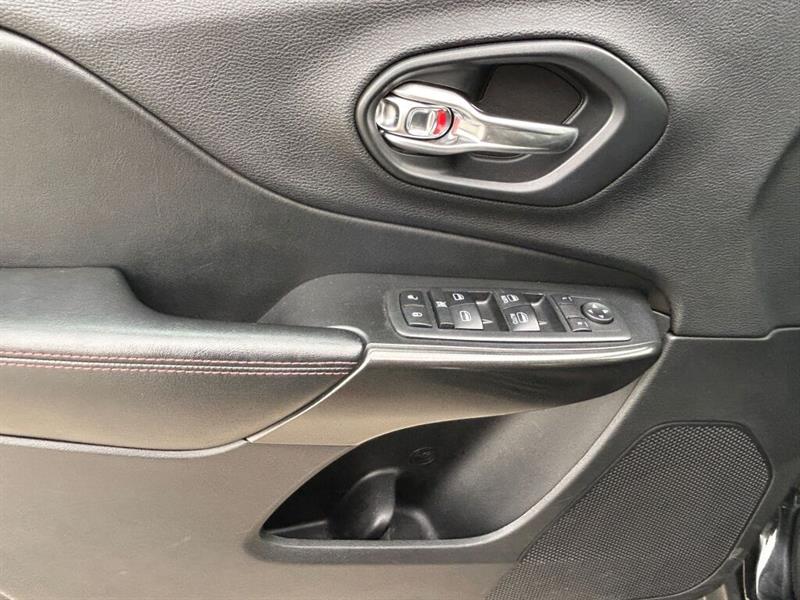 jeep Cherokee 2019 - 18