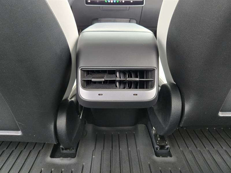 tesla Model 3 2022 - 29