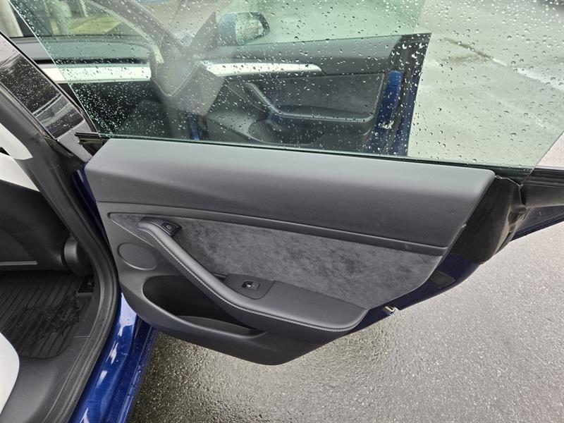 tesla Model 3 2022 - 33